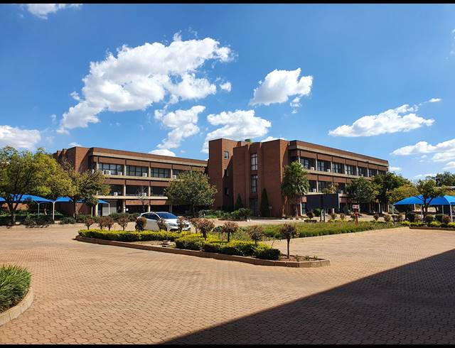 426M² OFFICE TO LET IN ALRODE